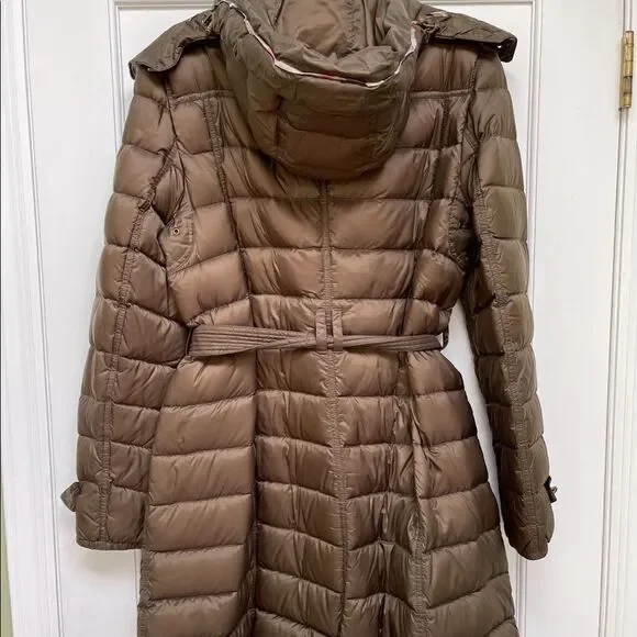 Burberry
Ashwick Puffer Coat w/ Detachable Hooded jacket - Picture 3 of 11